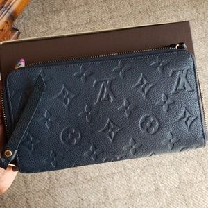 Gifted!! Auth empriente LV wallet